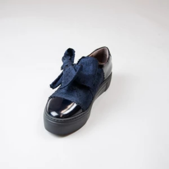 COPY - AGL Attilio Giusti Leombruni Bow Slip Sneaker - Picture 3 of 8